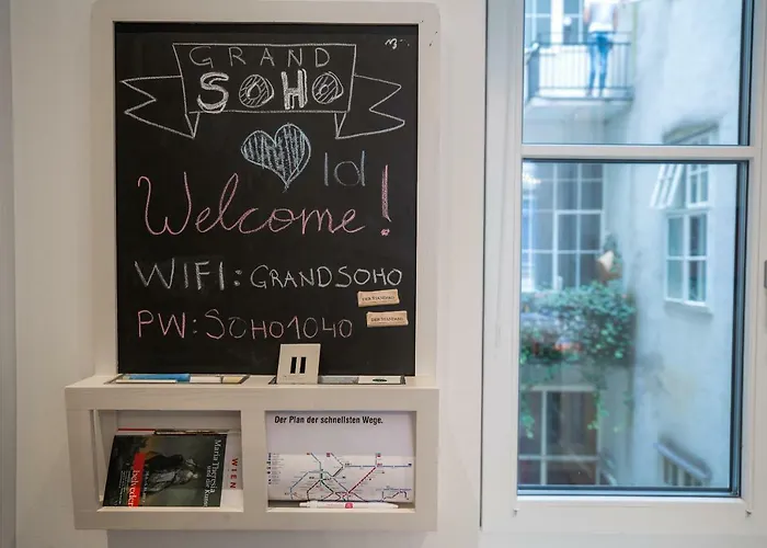 Grand Soho Apartment