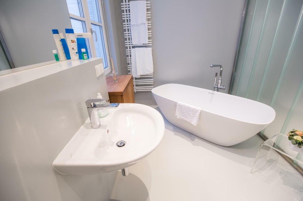 Grand Soho Apartment